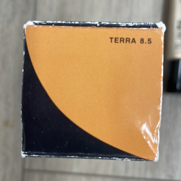 bareMinerals Complexion Rescue - Picture 2 of 2